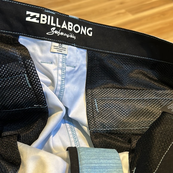 NWT Billabong Submersibles board shorts - Picture 9 of 9